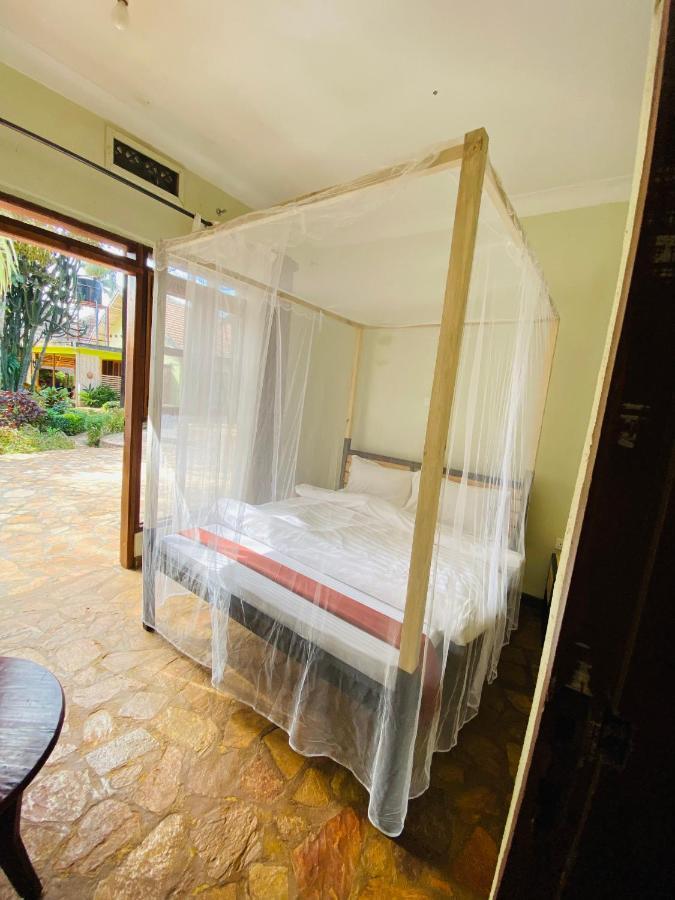 Afro Smile Hotel And Guest House-Jinja Exterior photo