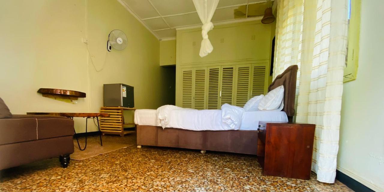 Afro Smile Hotel And Guest House-Jinja Exterior photo